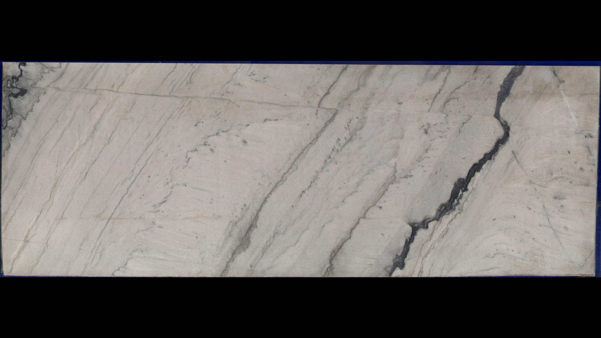 FANTASY MACAUBAS Quartzite Slabs