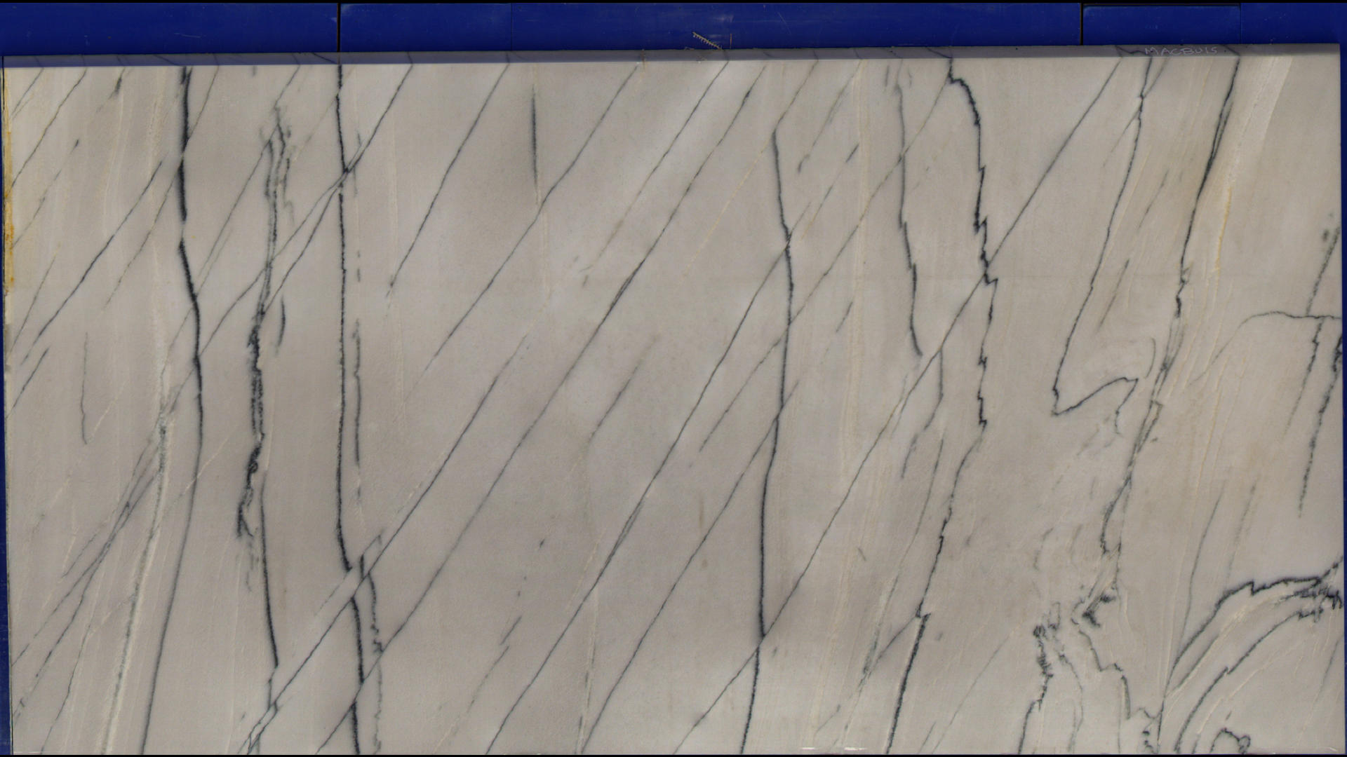 WHITE MACAUBUS Quartzite Slabs