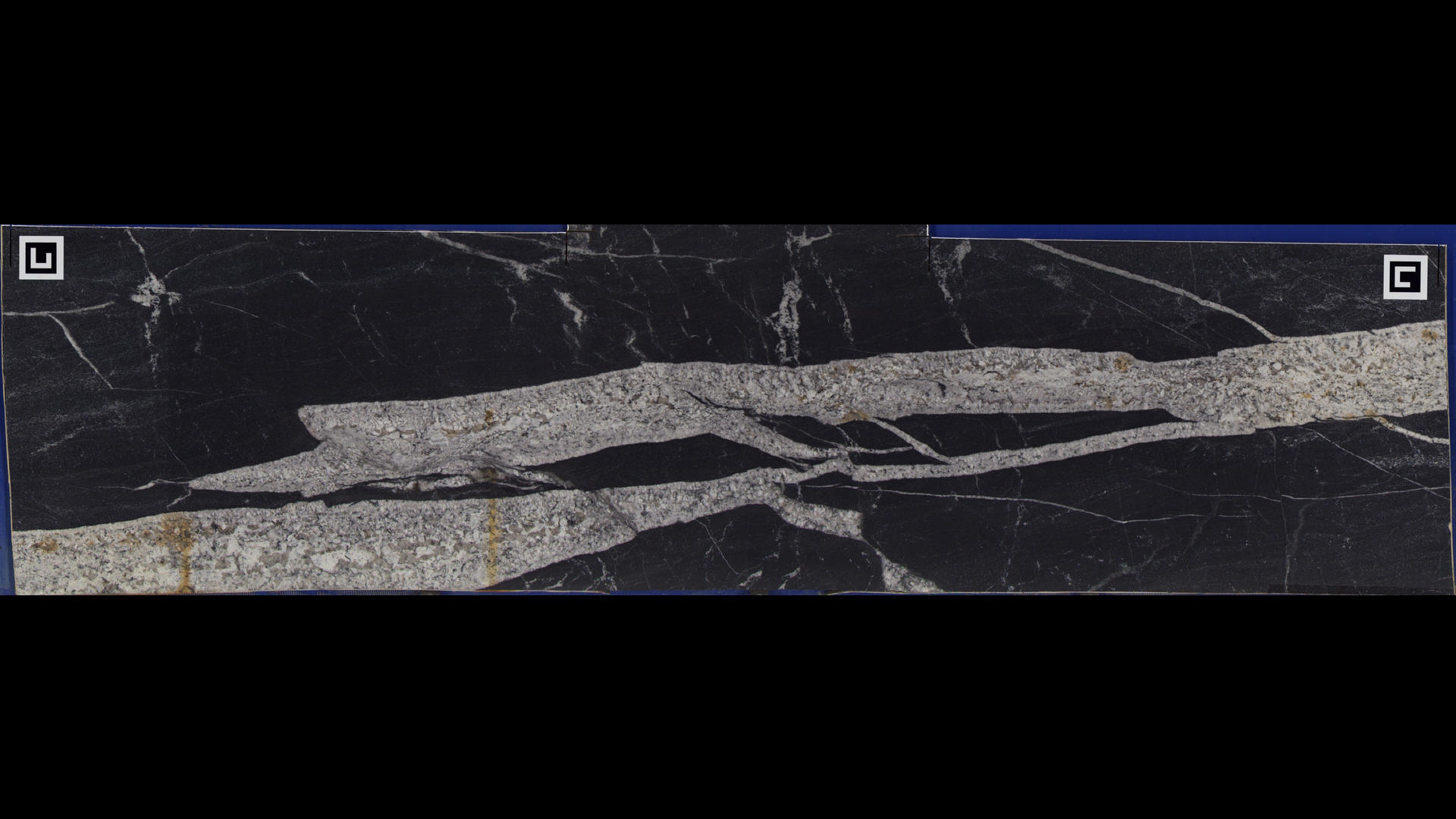 SKYFALL LEATHER Granite Slabs