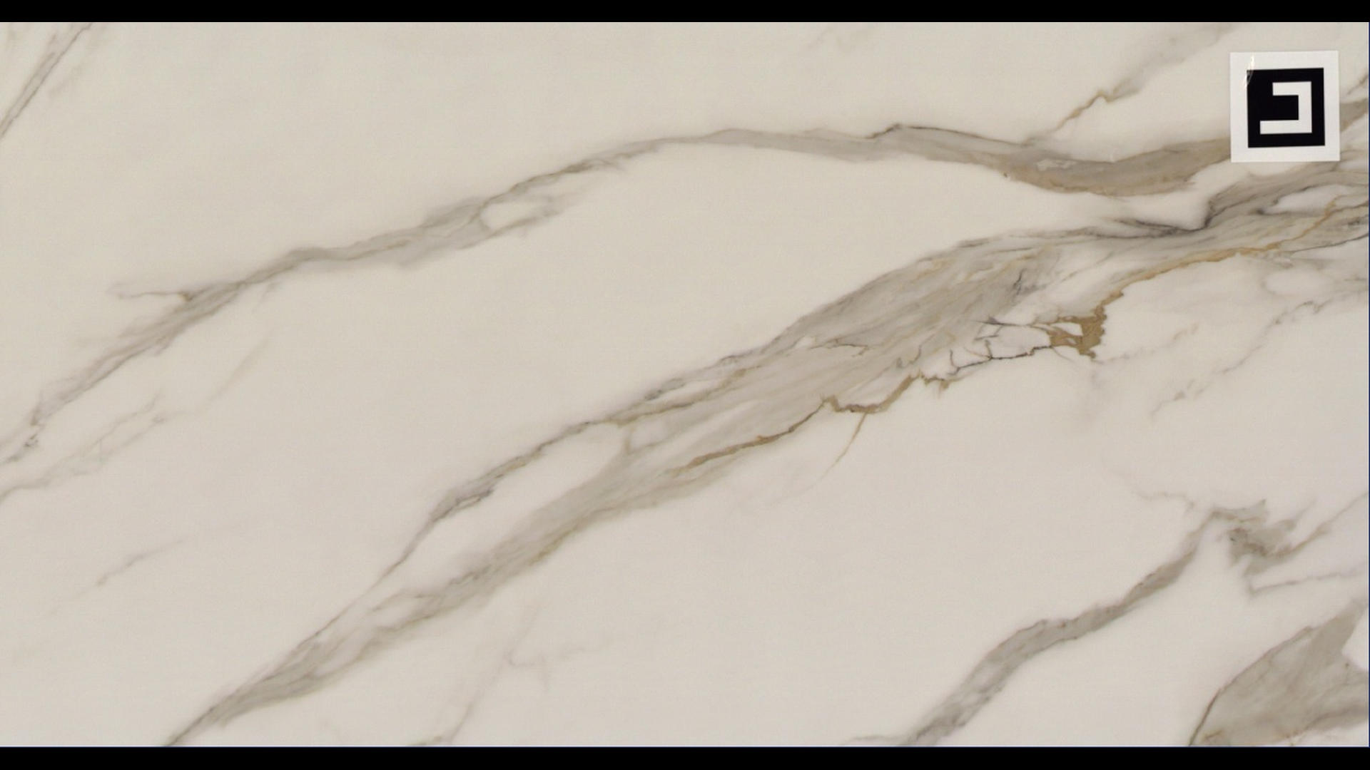 REVOLUX CALACATTA BORGHINI LUX - L Quartz Slabs