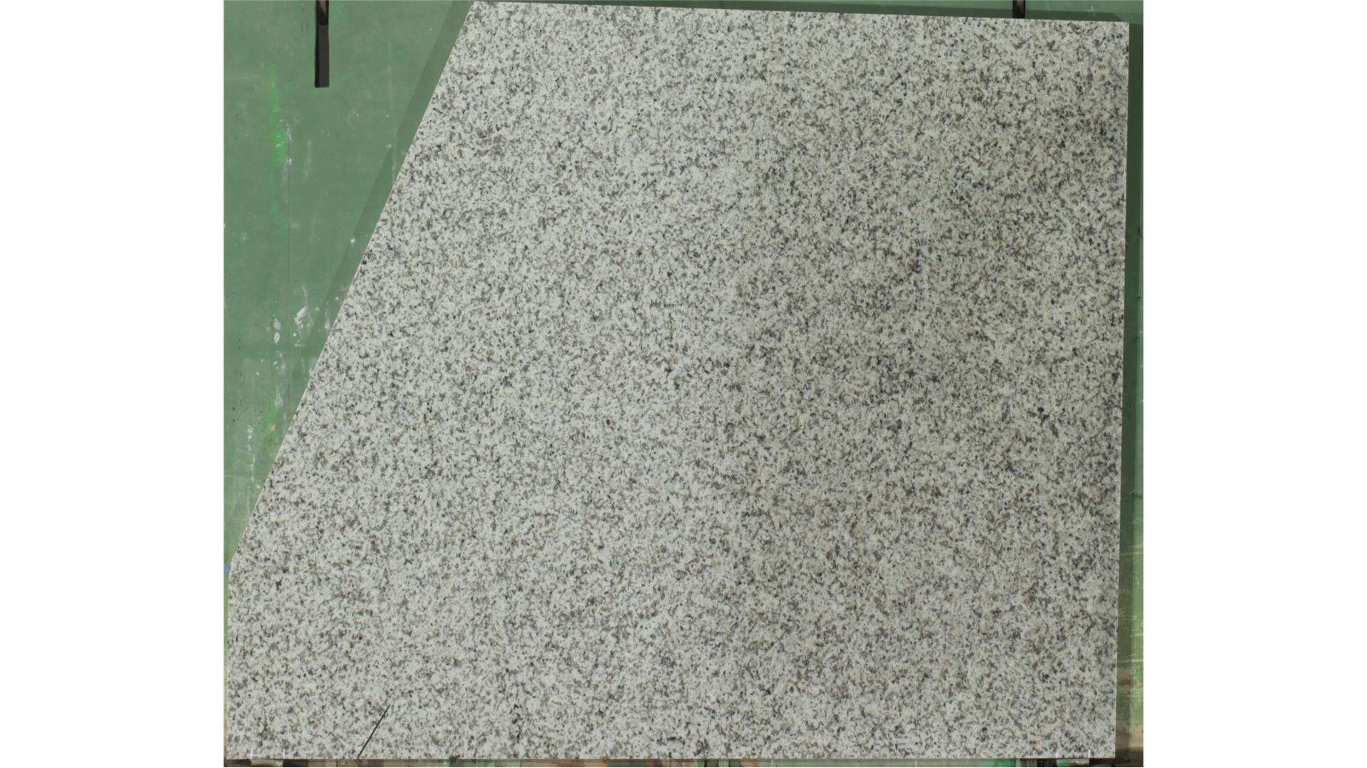 Valley White 3 cm Granite Slabs