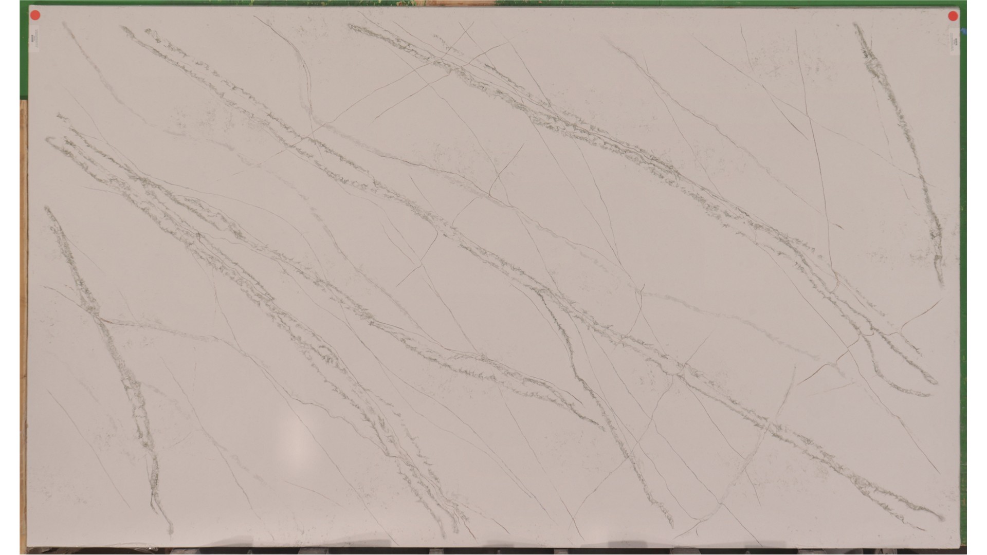 Calacatta Royal OQ86 3cm One Quartz (AZ) Slabs