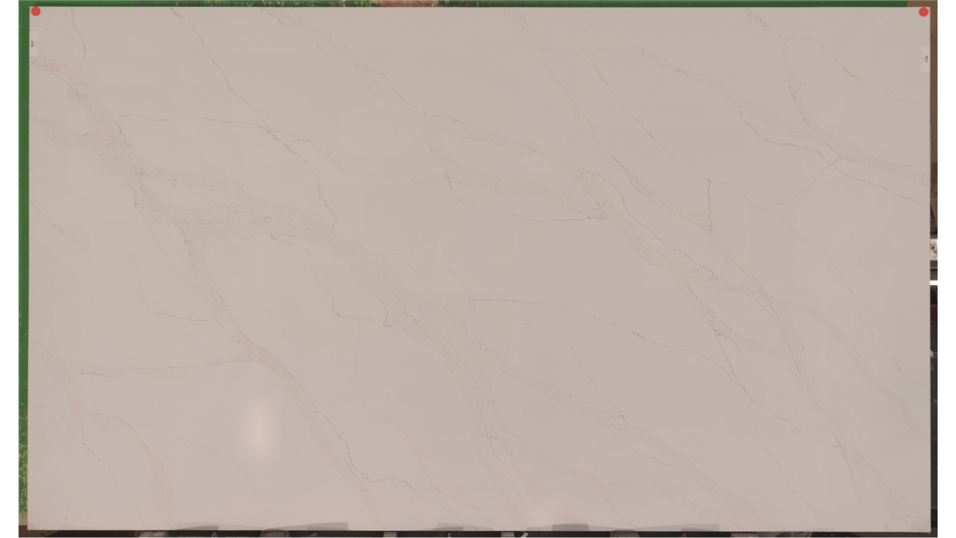 Calacatta Safyra 3cm  Q Quartz (AZ) Slabs