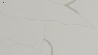 Calacatta Classique Un-Bookmatch